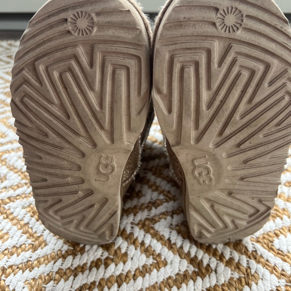 Ugg Girls Classic Gold Glitter Boot, Size 2 - Picture 3 of 4